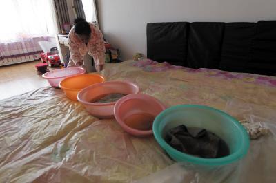 定远楼上漏水，住户失联，小区没物管，业主维权难！律师来支招……